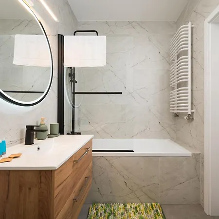 Lazurowa Deluxe By Bookinghost 华沙