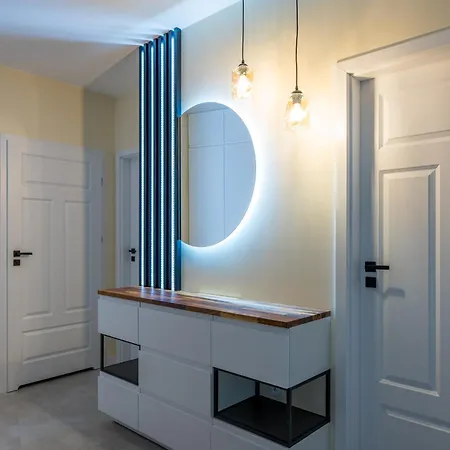 Lazurowa Deluxe By Bookinghost *