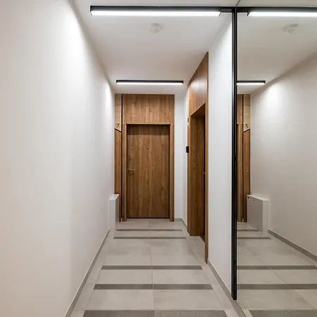 Lazurowa Deluxe By Bookinghost